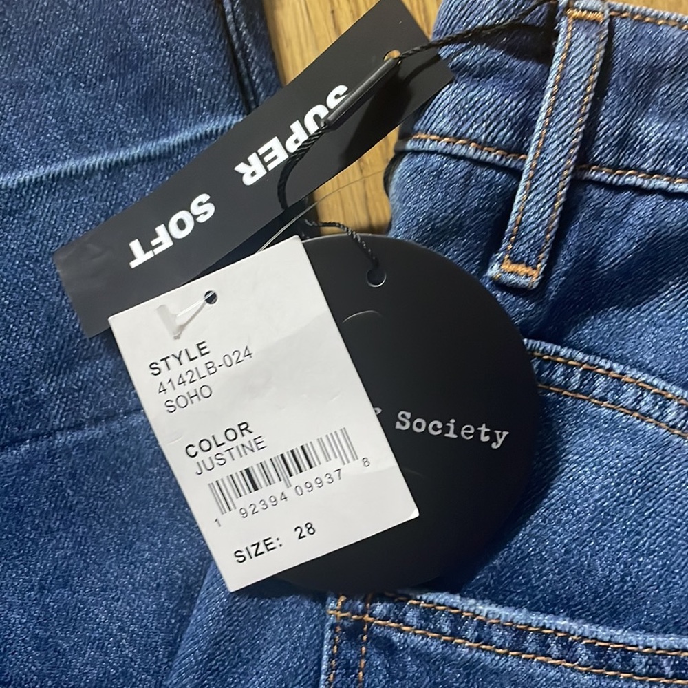 Articles of Society Soho Justine - Picture 8 of 8